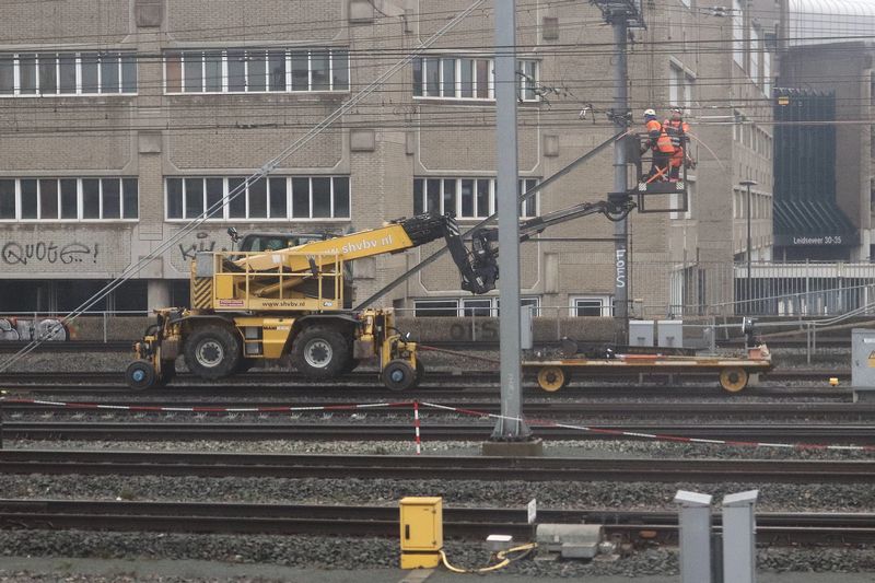 Werkzaamheden aan verbreding perron Utrecht Centraal